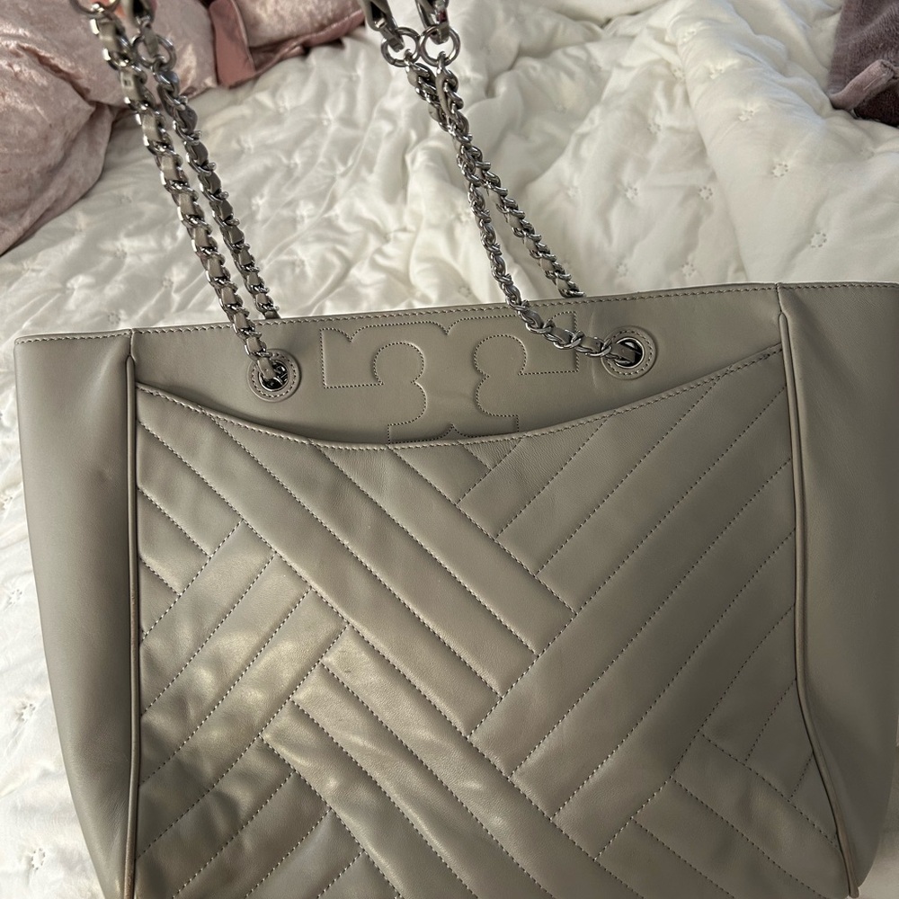 Tory Burch Quilted Leather Chain-Handle Tote in Taupe